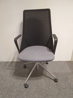 Bezoekersstoel Be by Beta Model BE22 verrijdbaar grijze stof rug met netbespanning-2