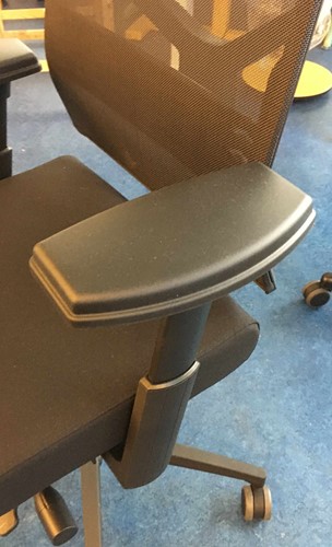 Bureaustoel NEW WAVE 2D met ergotop zwart met NPR armleggers