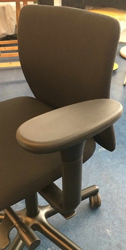 Bureaustoel NEW WAVE 2D met ergotop zwart en standaard armleggers